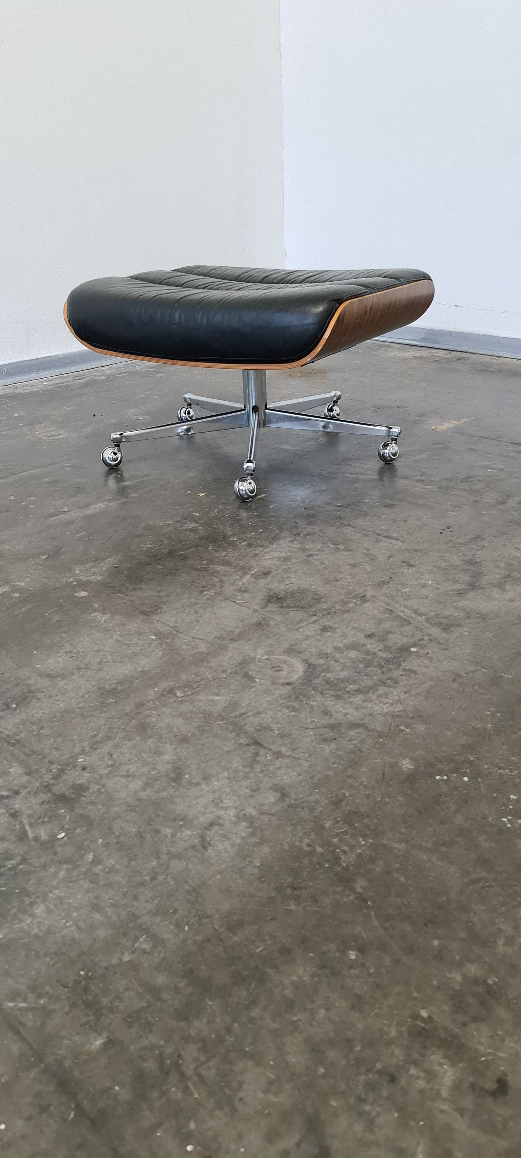 Vintage Mid century Ottoman