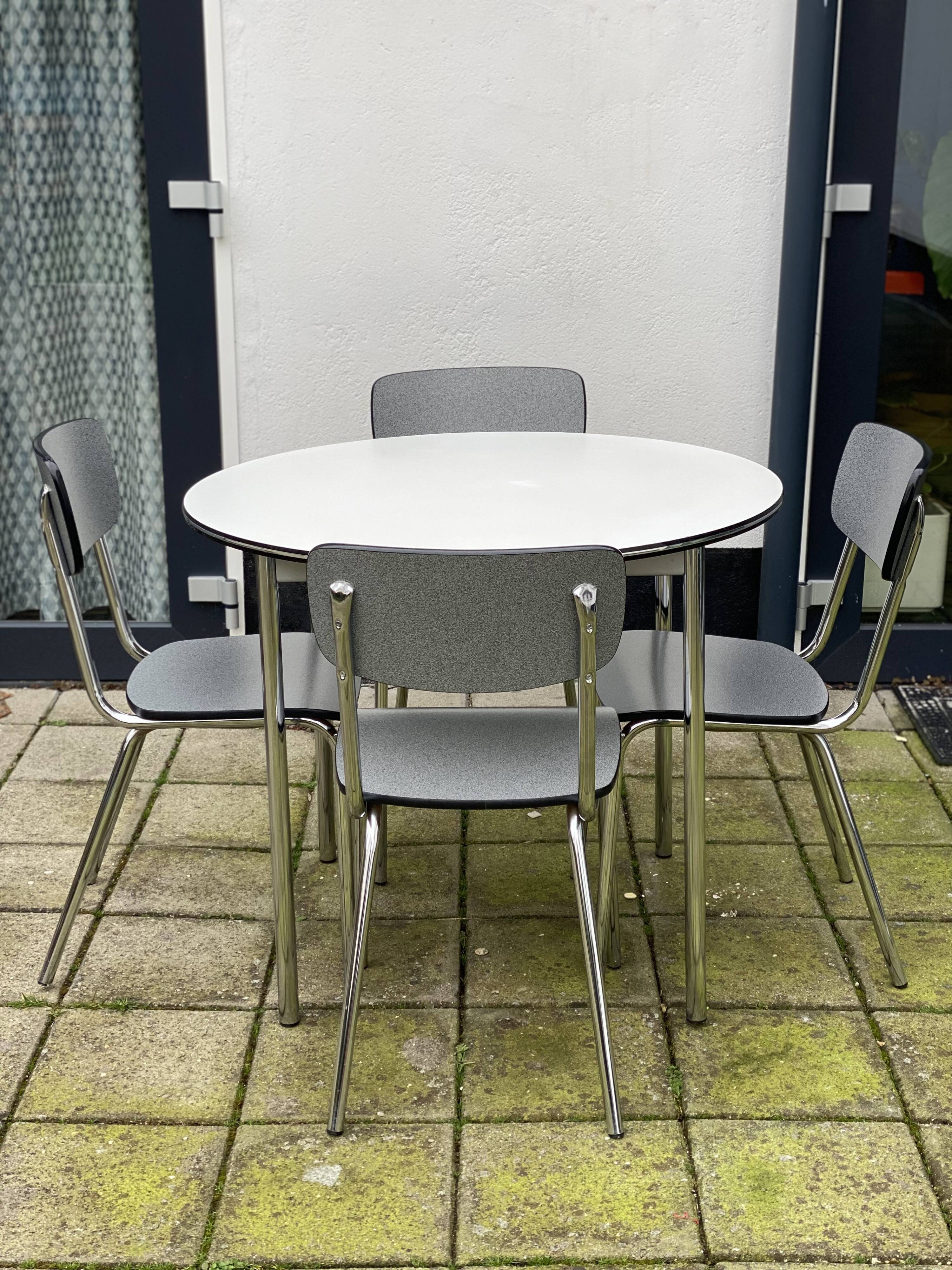Round formica table with 4 formica chairs