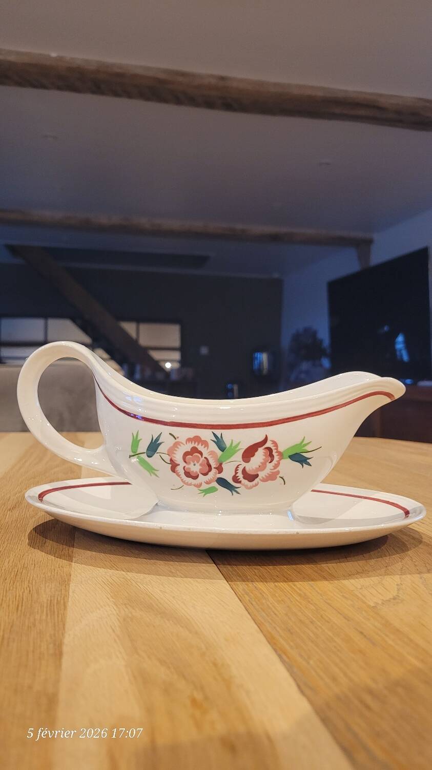 Antique sauce boat in porcelain by Boch Frères La Louvière