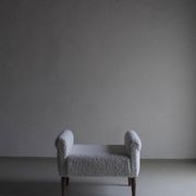 Pouf en fausse fourrure blanche | Années 1960