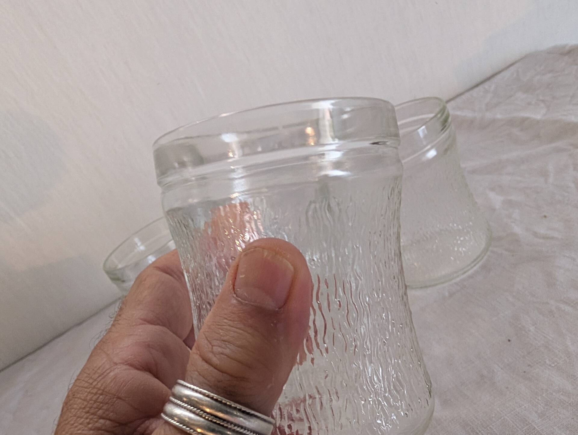 4 verres texturés en verre moulé – années 1970