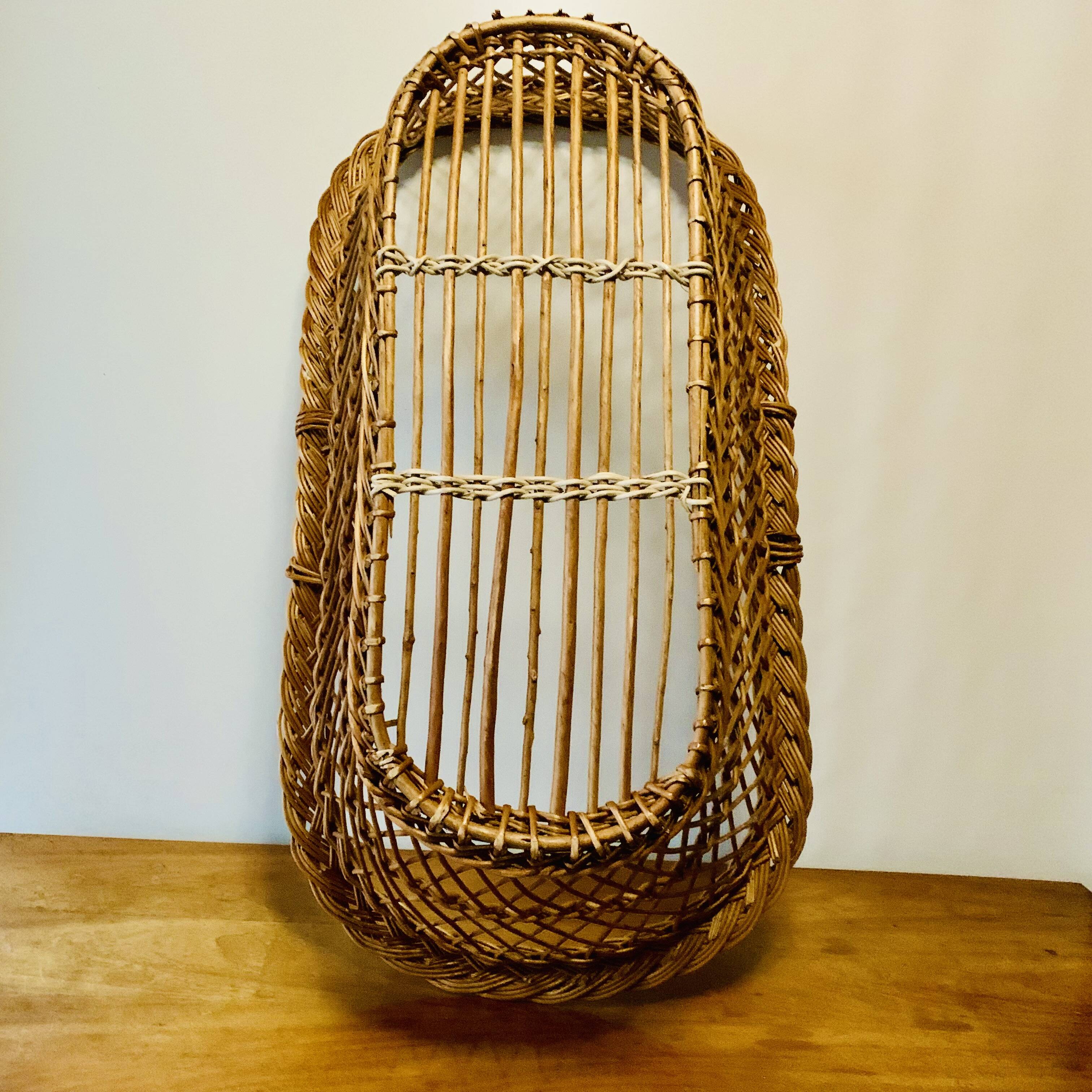 Vintage wicker bassinet