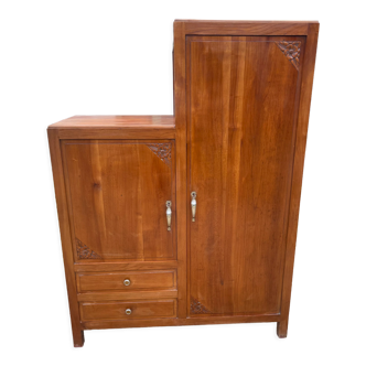 Asymmetrical cabinet