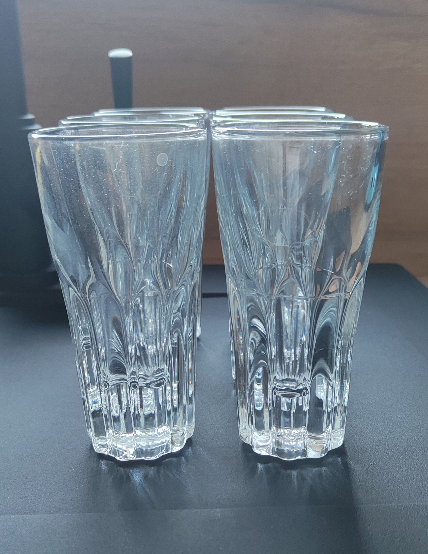 6 elegant and thick Susa glasses of approximately 16 cl