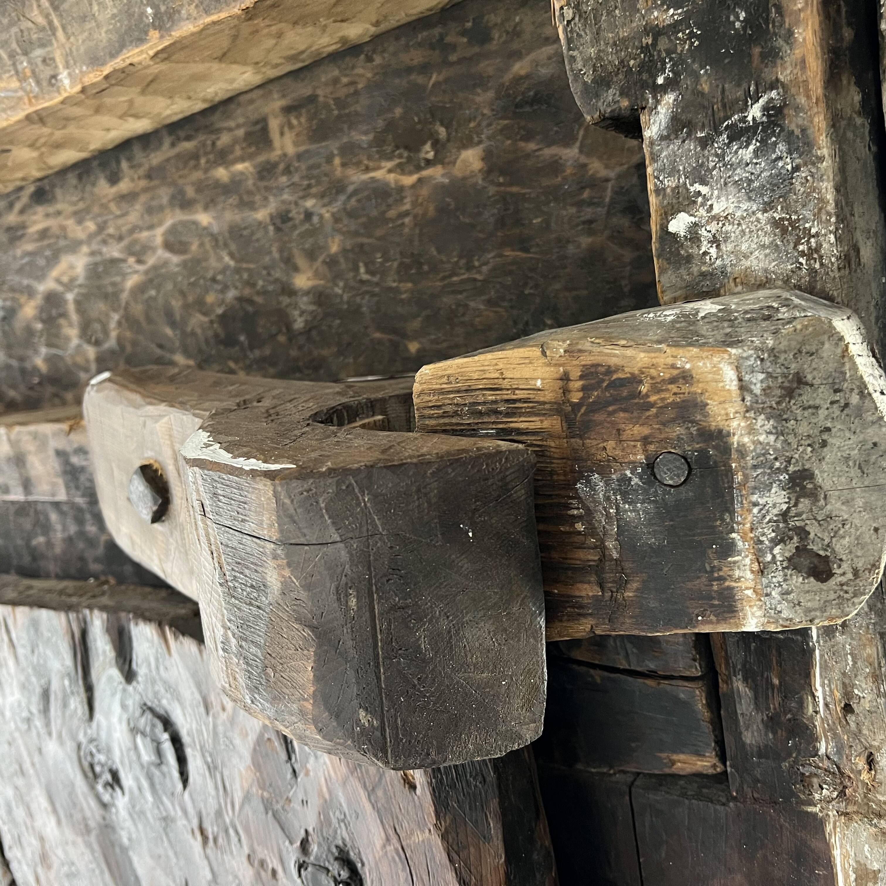 Afghan door in carved wood from the late 19th century with Palace Temple framing.