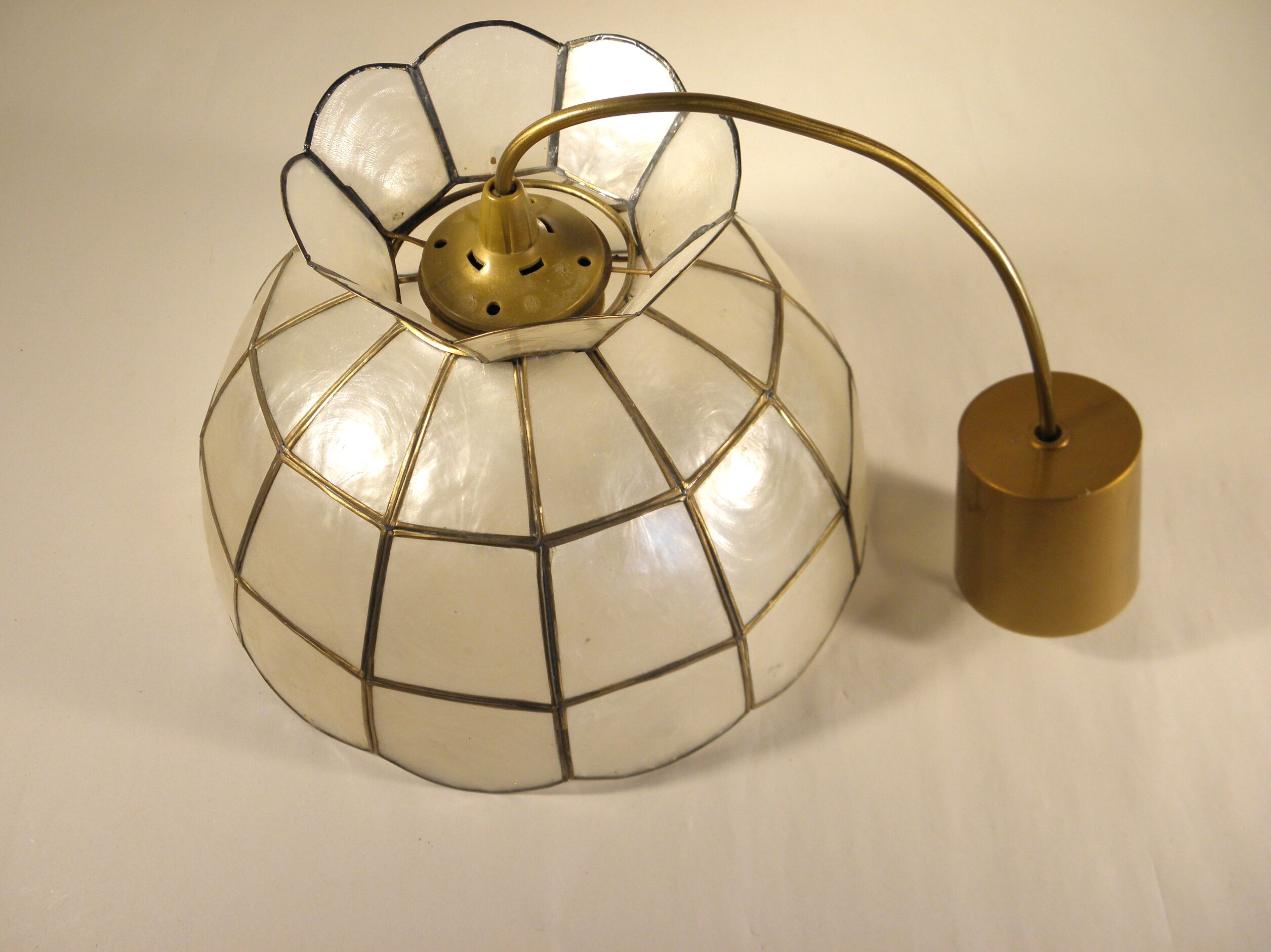 Mother-of-pearl and brass suspension 1970