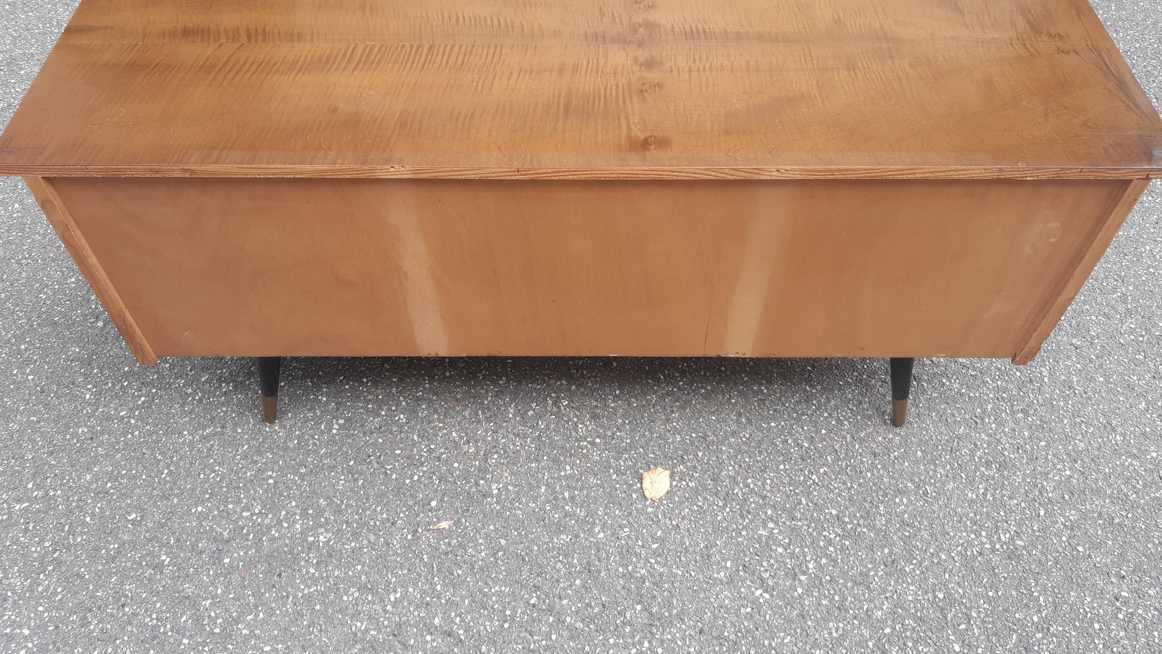 Vintage bass enfilade