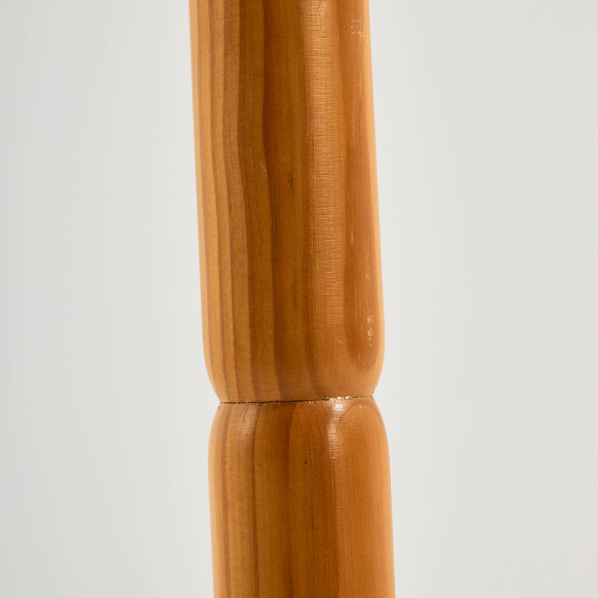Pine floor lamp for Solbackens Svarveri
