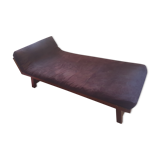 Meridian bench