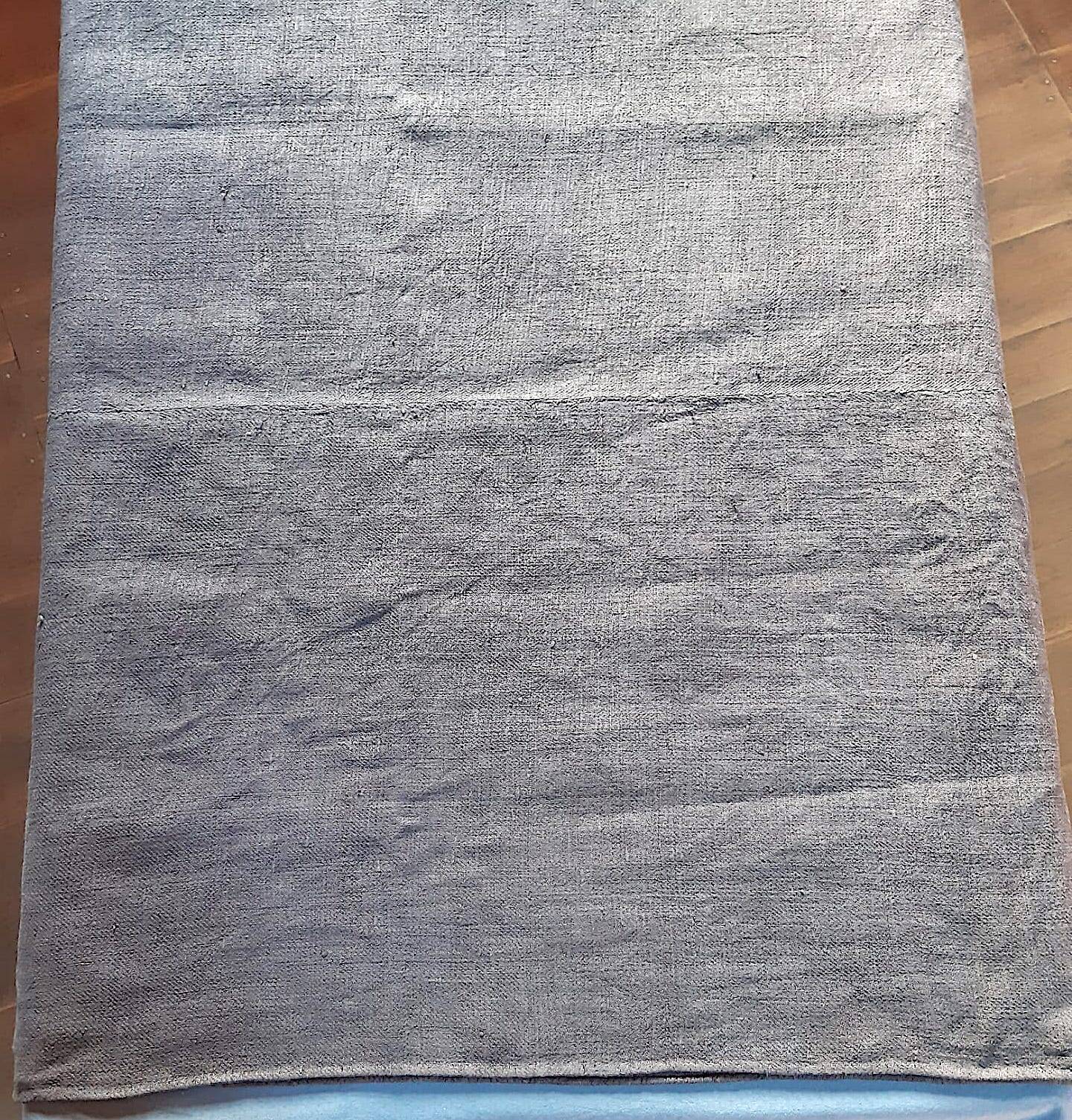 Nappe de campagne en chanvre teint gris foncé