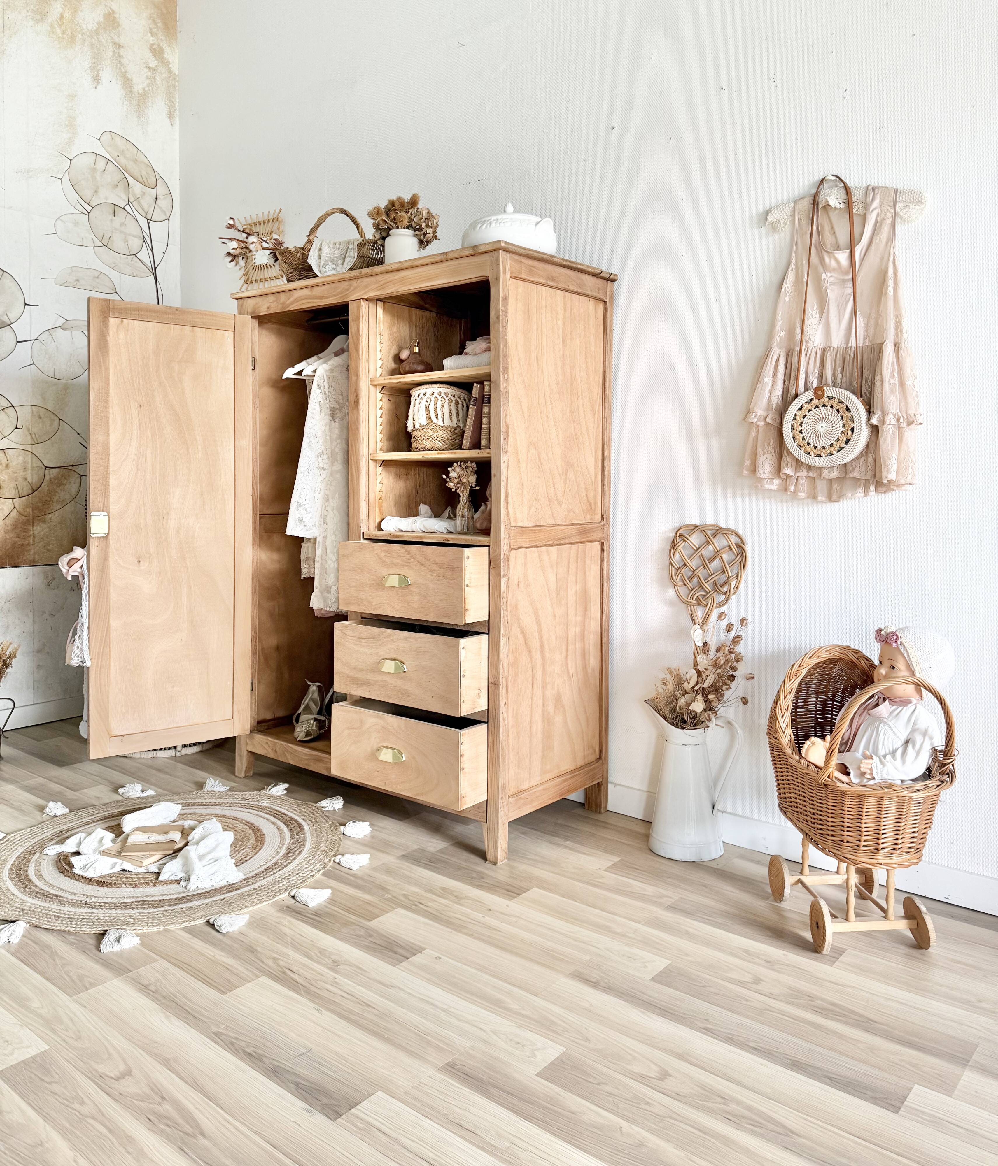 Asymmetrical Parisian wardrobe