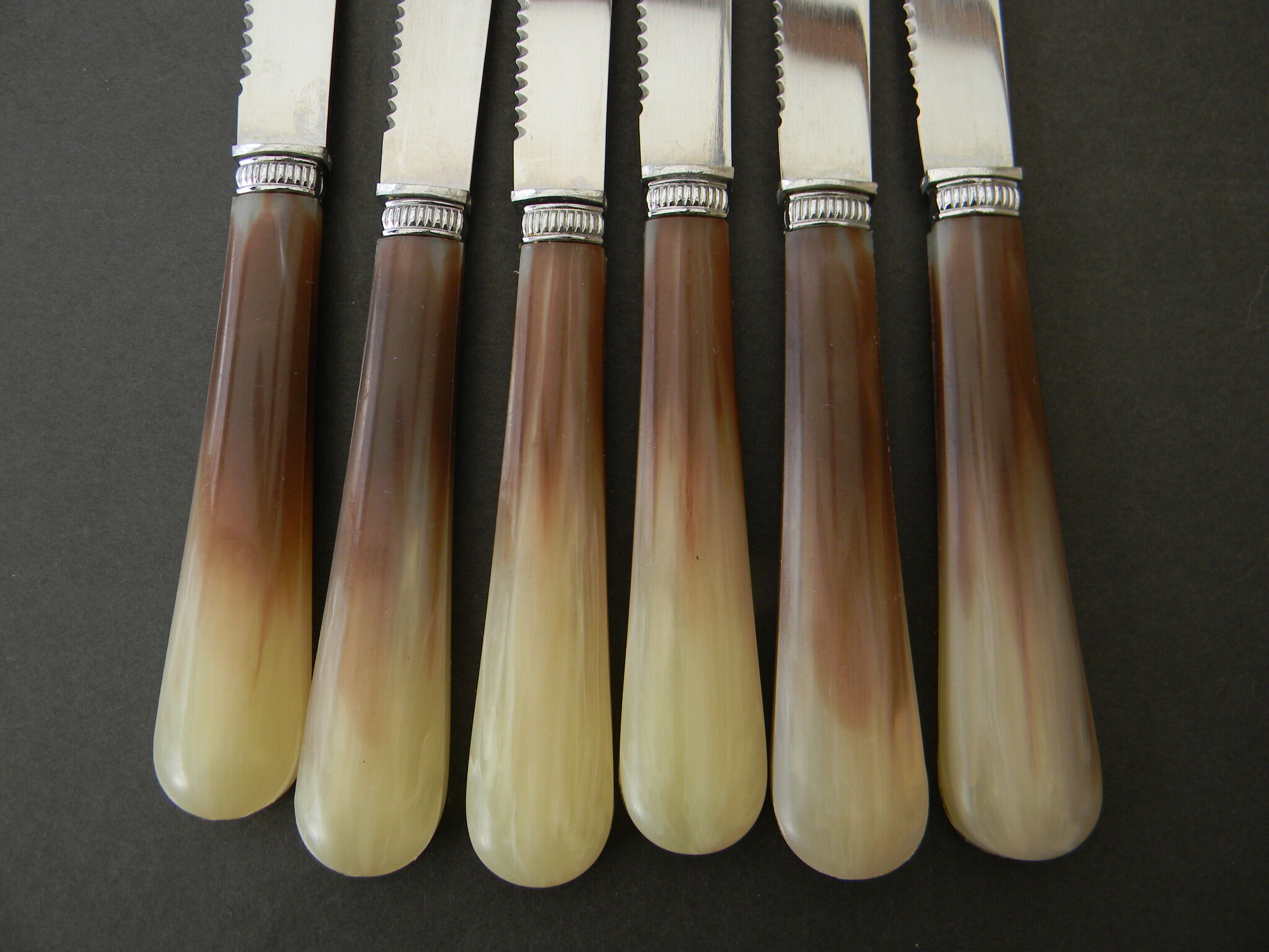 Lot de 6 couteaux vintage lame inox Thiers France
