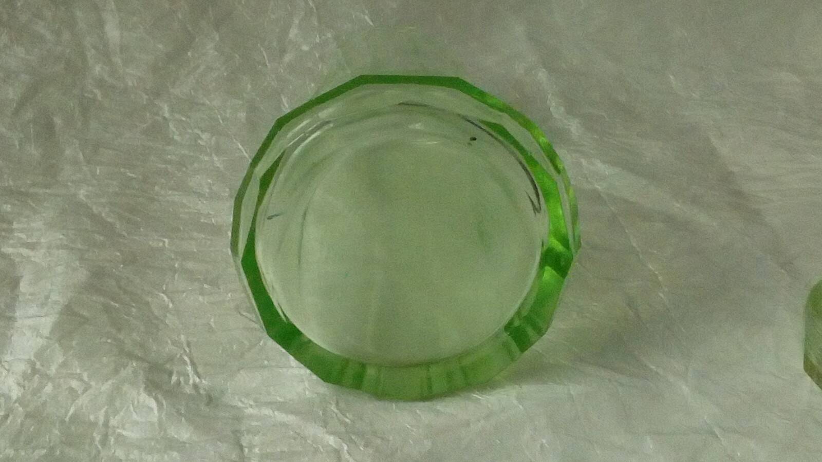 Saupoudreuse en verre en verre a facettes couleur ouraline