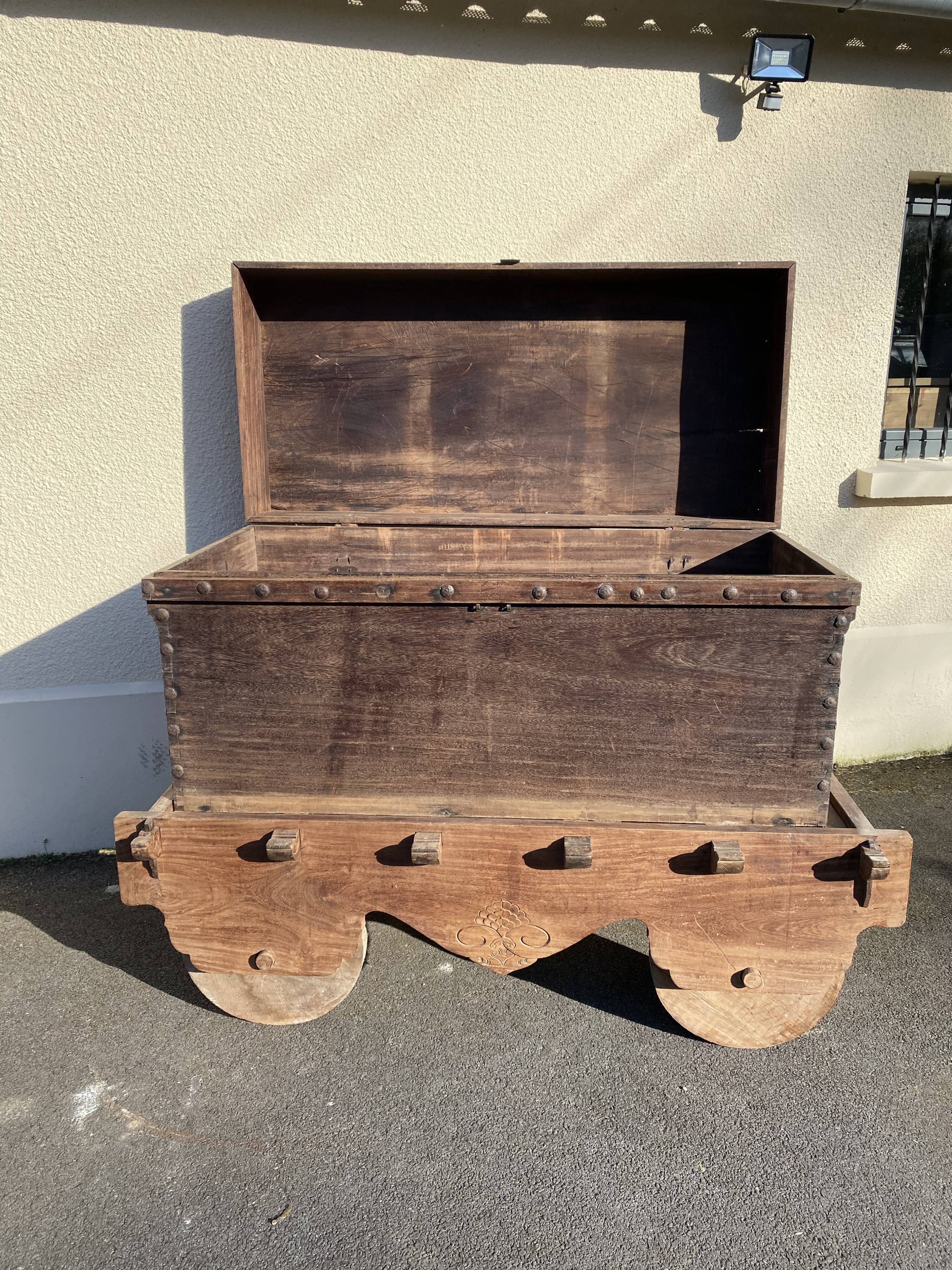 Indonesian wedding chest
