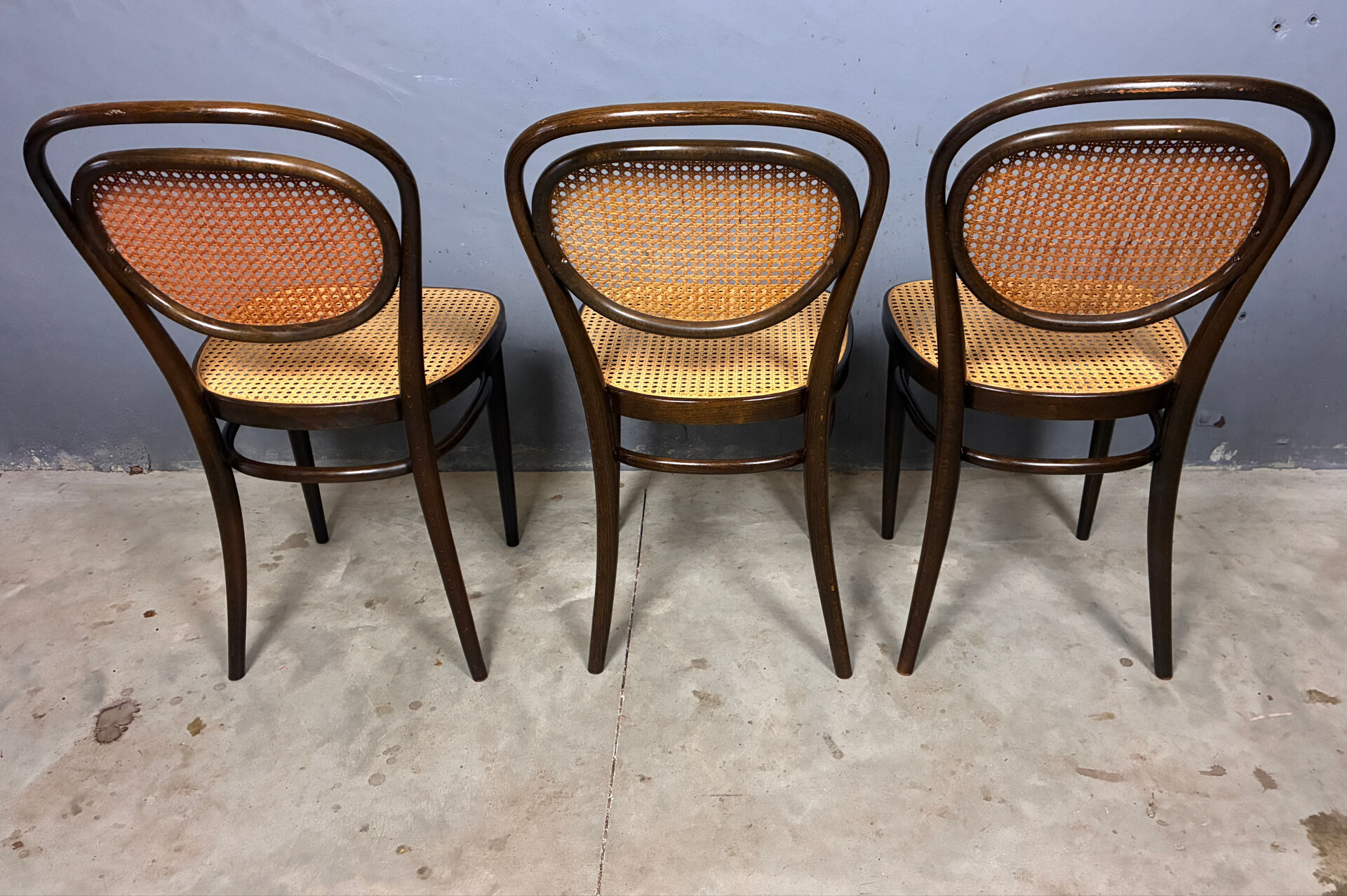 Thonet 215r 6 chairs, classic design