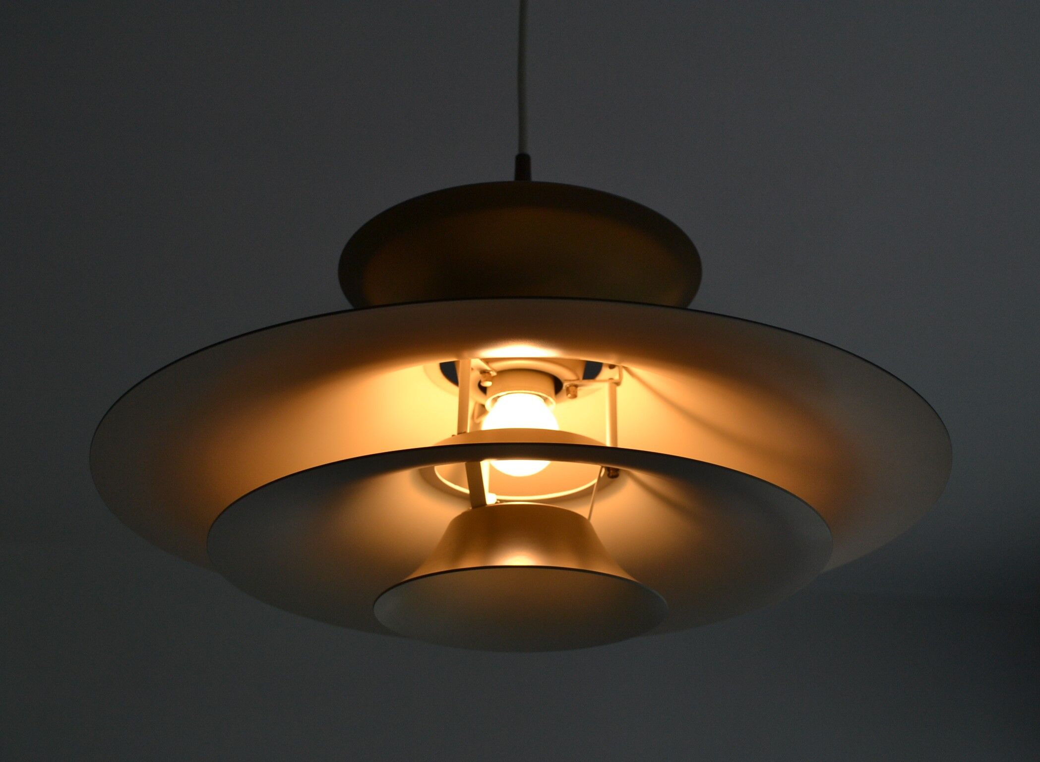 Suspension scandinave Radius pour Fog & Morup Eric Baslev Danemark