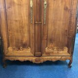 Superb wardrobe Louis XV walnut early nineteenth