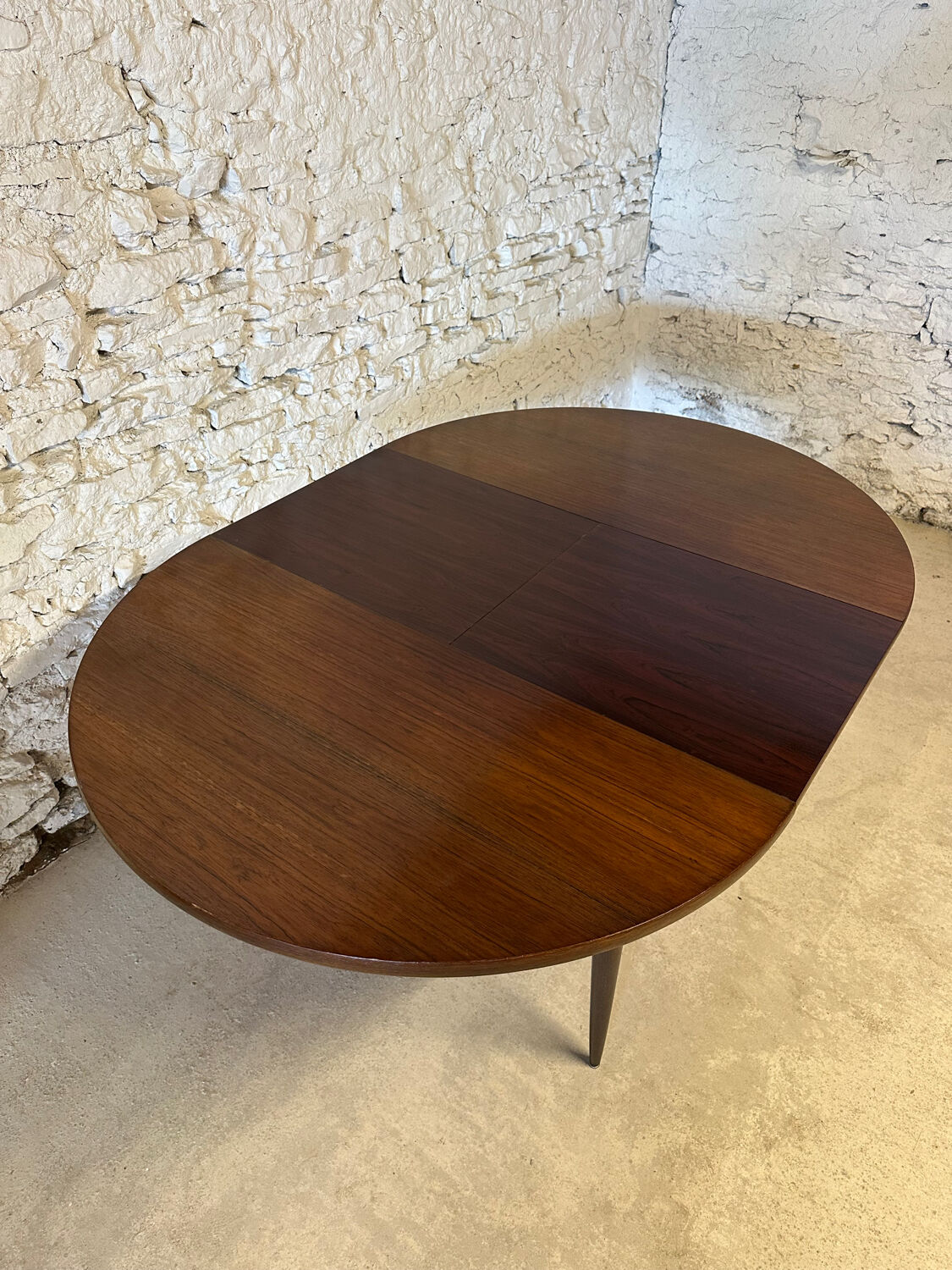 Vintage rosewood extendable dining table