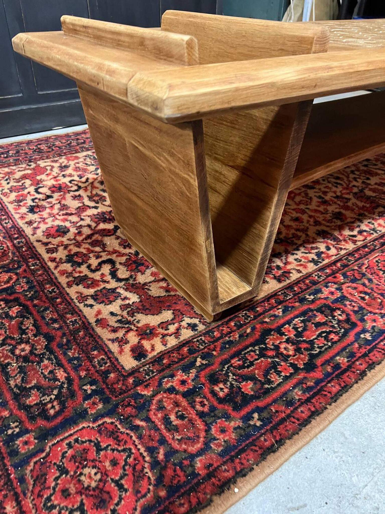 Table basse en chêne éditée par Votre maison