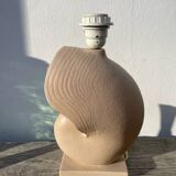 Vintage beige ceramic seashell lamp lol