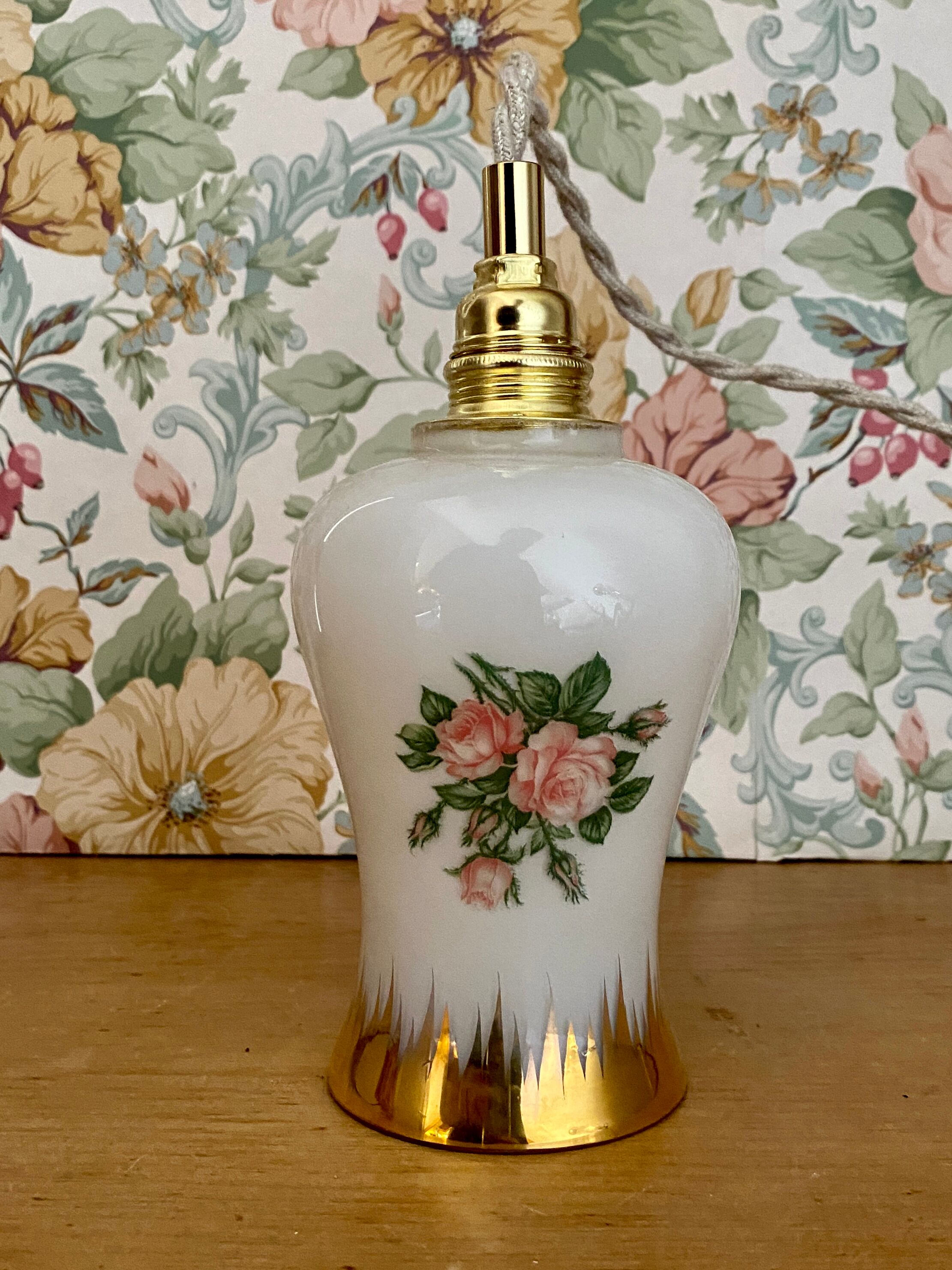 Vintage tulip ride in white opaline drawings of roses