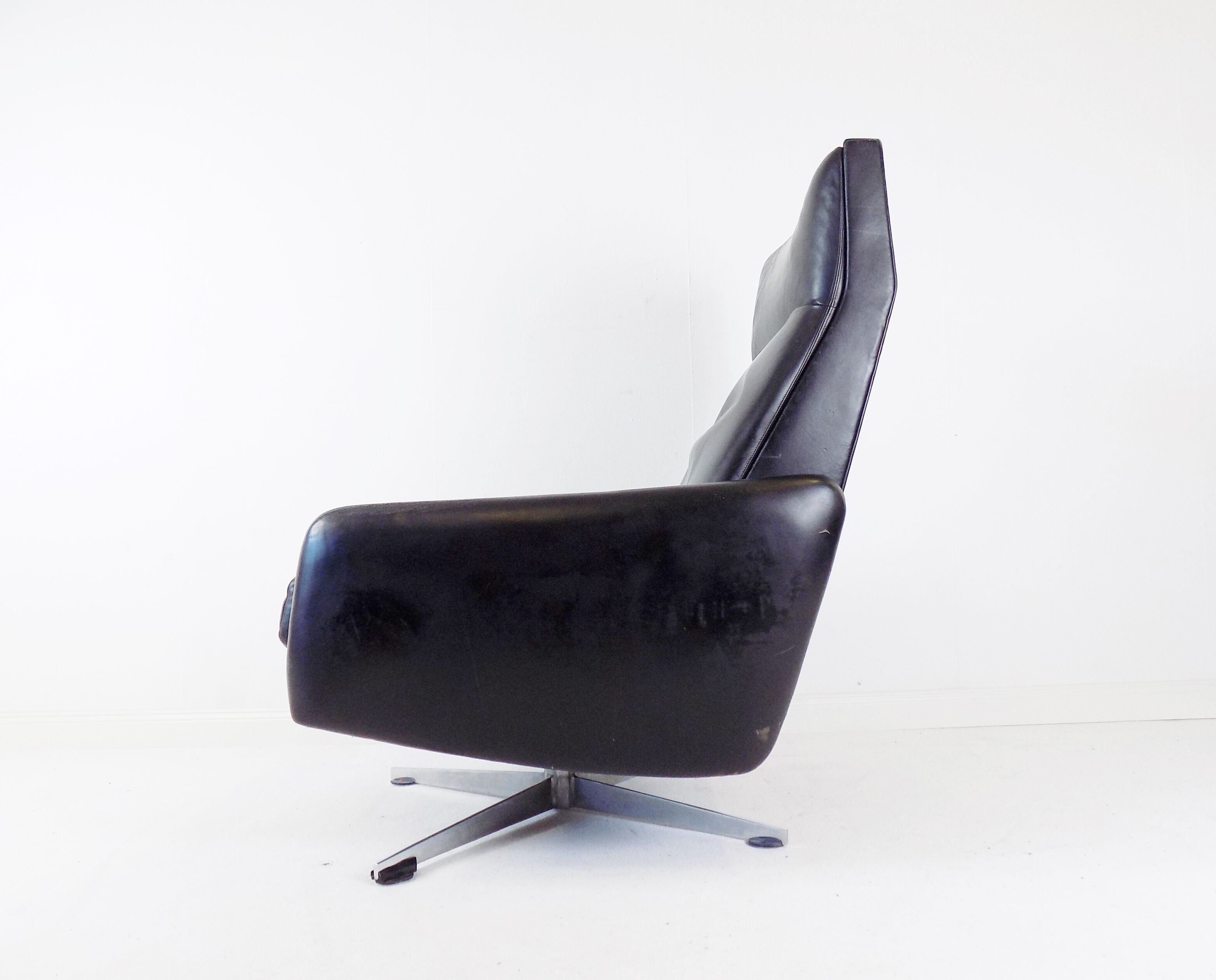 Leather armchair 60s black