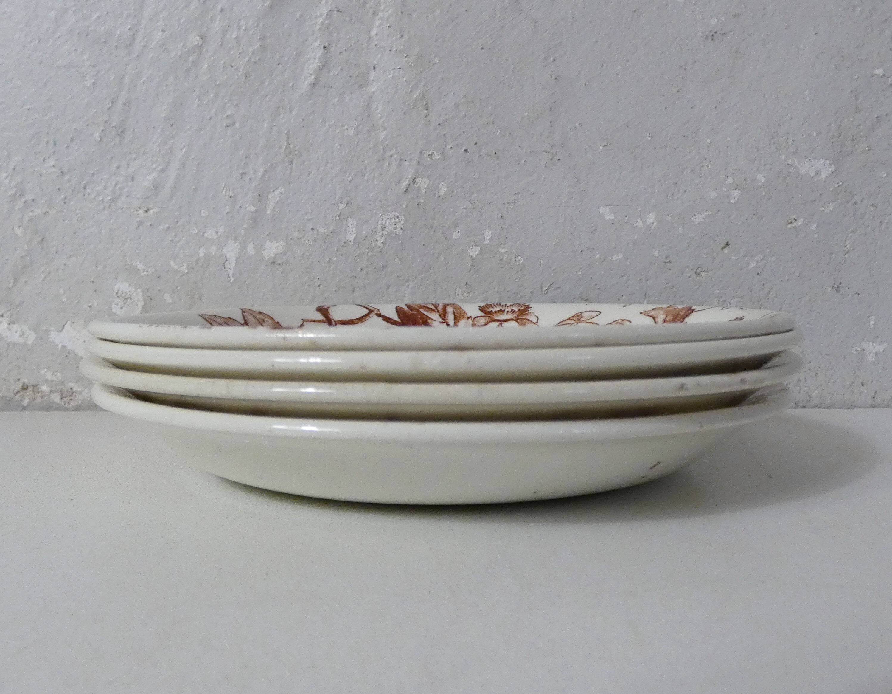 dinette Terre de fer bird plates exclusive to LE BUCHERON