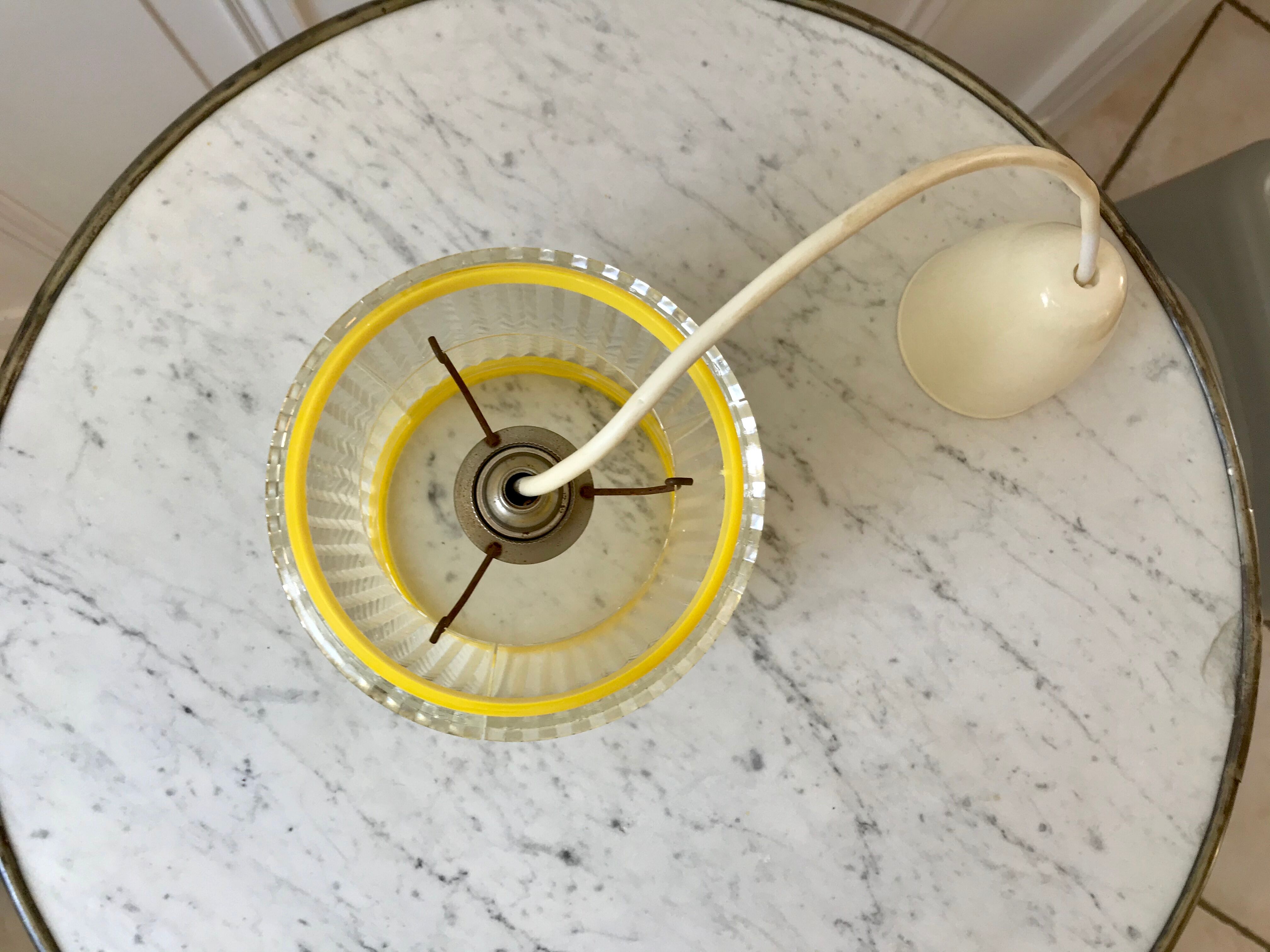 Suspension in yellow plexi and transparent 70s