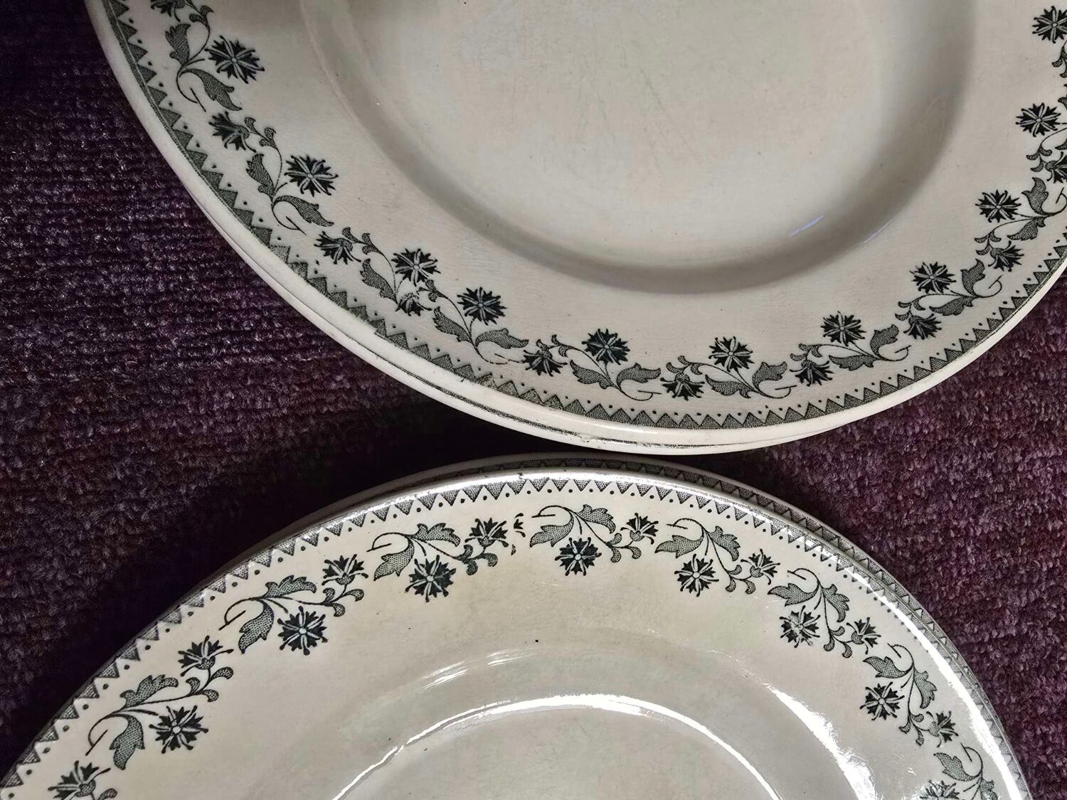 Set of deep and flat plates Moulin des Loups Georgette