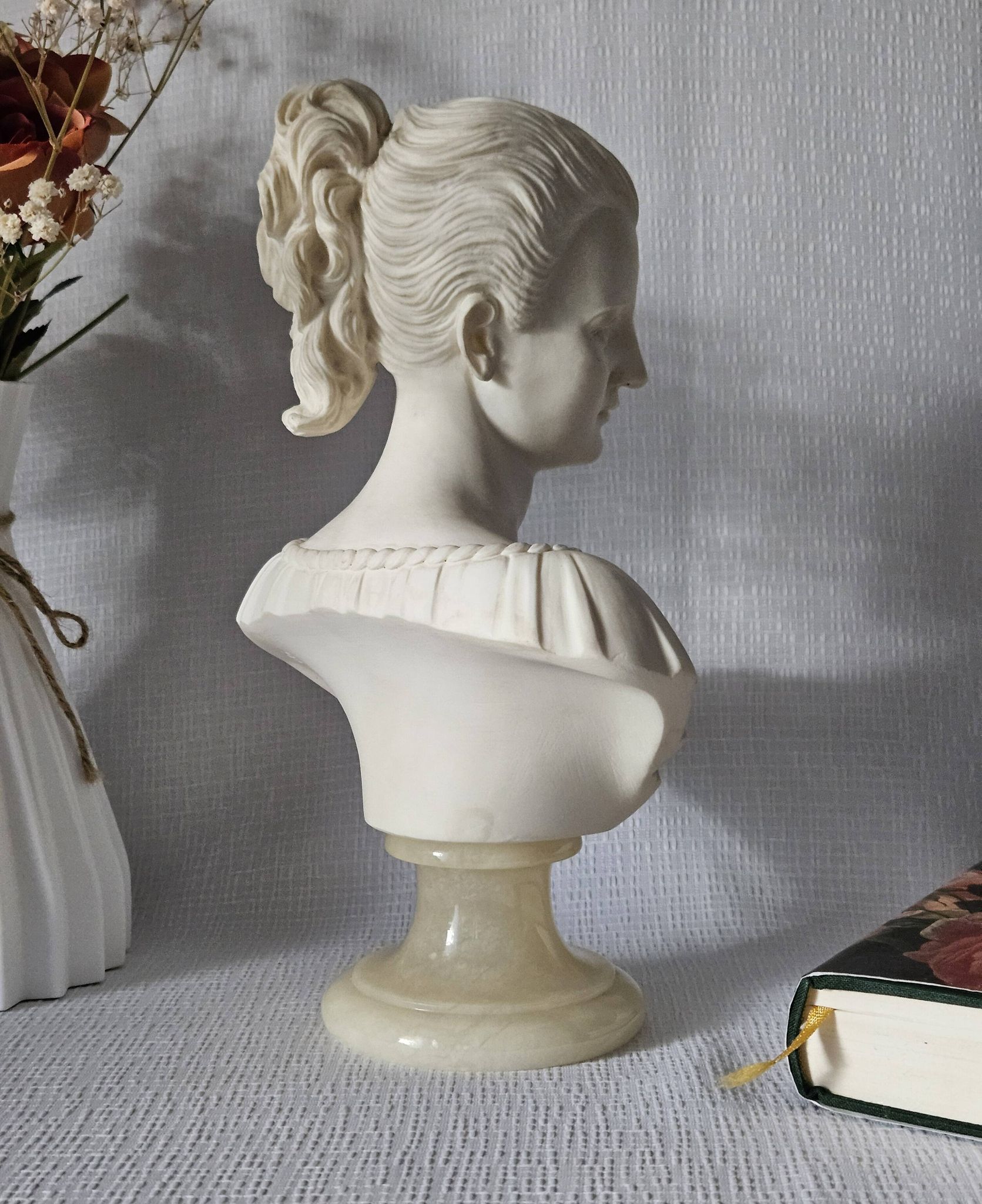 Vintage female bust Italy