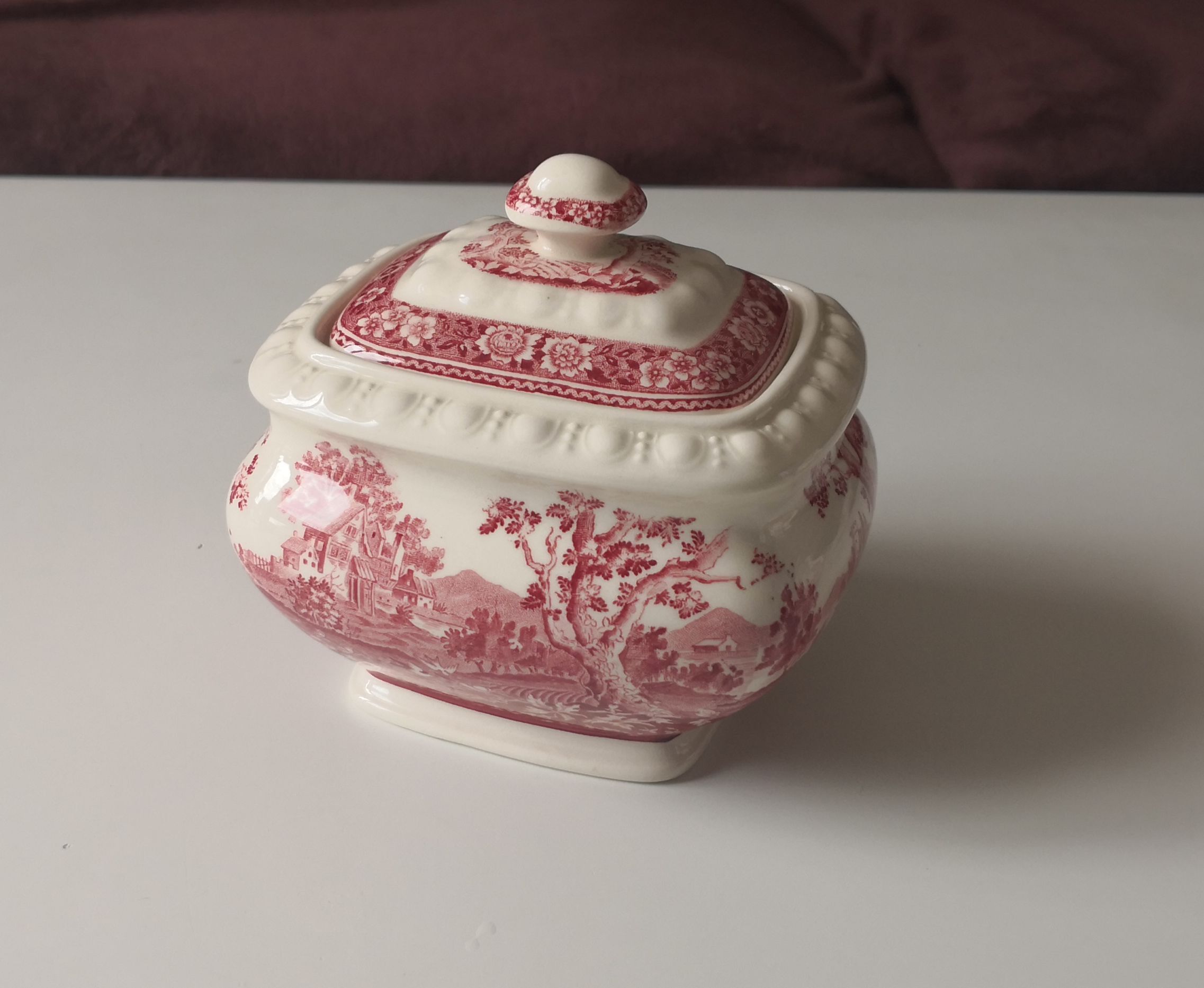 Villeroy and boch ceramic sugar bowl