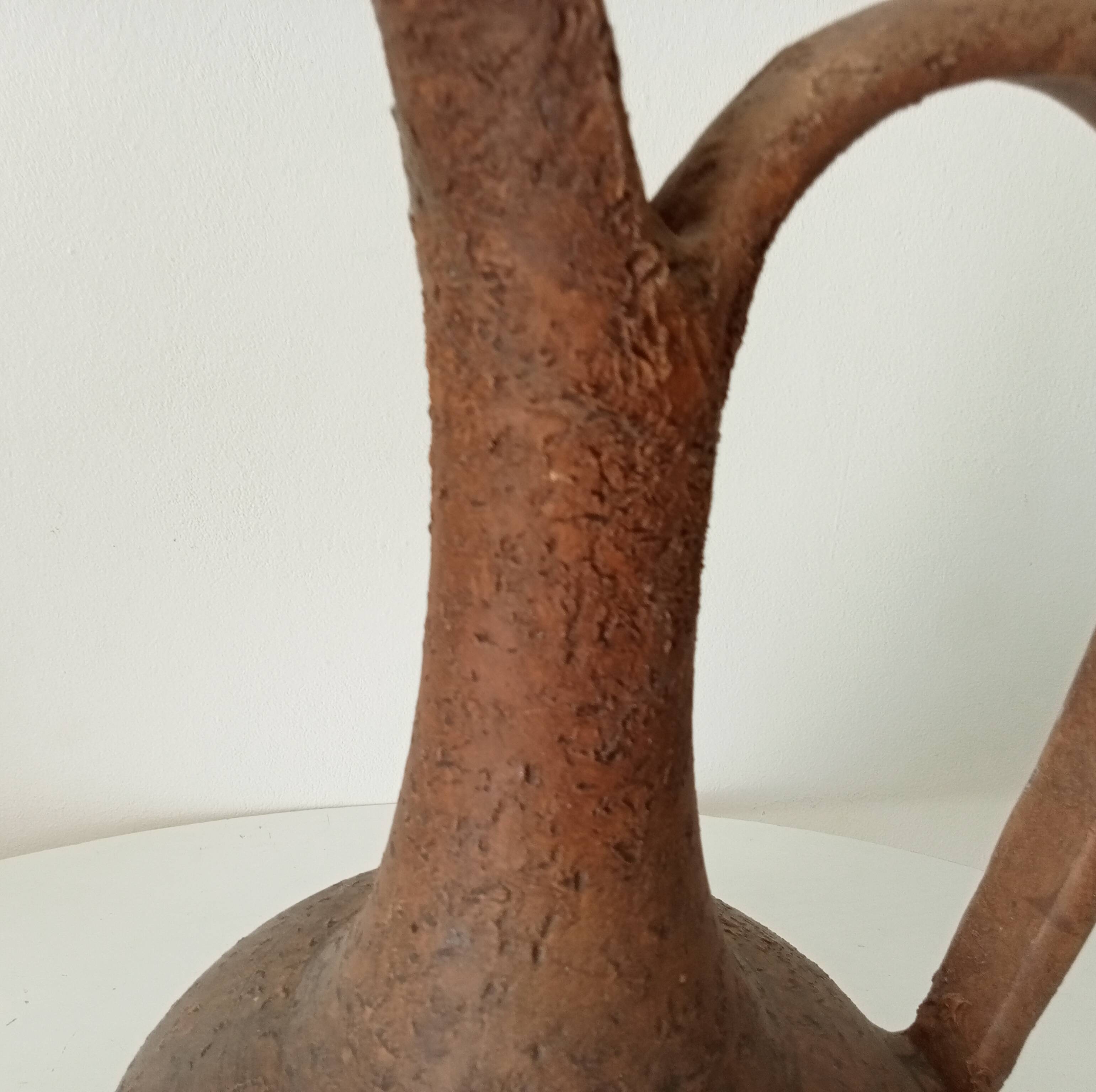Cruche ancienne en terre cuite