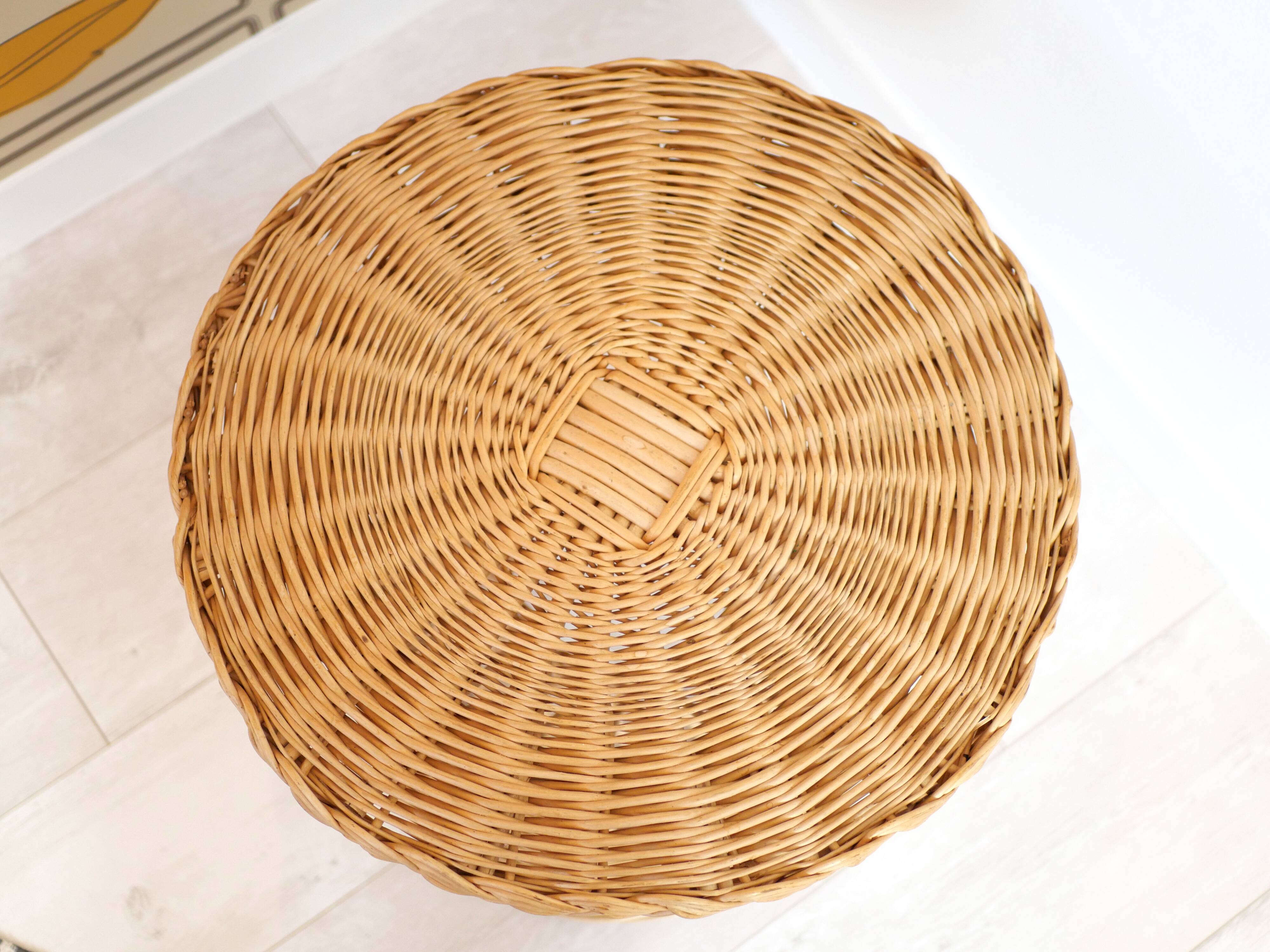 Table d'appoint vintage en osier