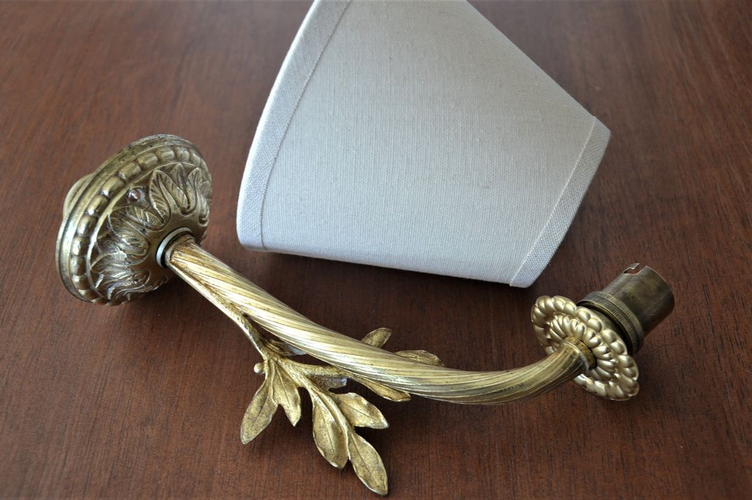 Golden foliage wall lamp