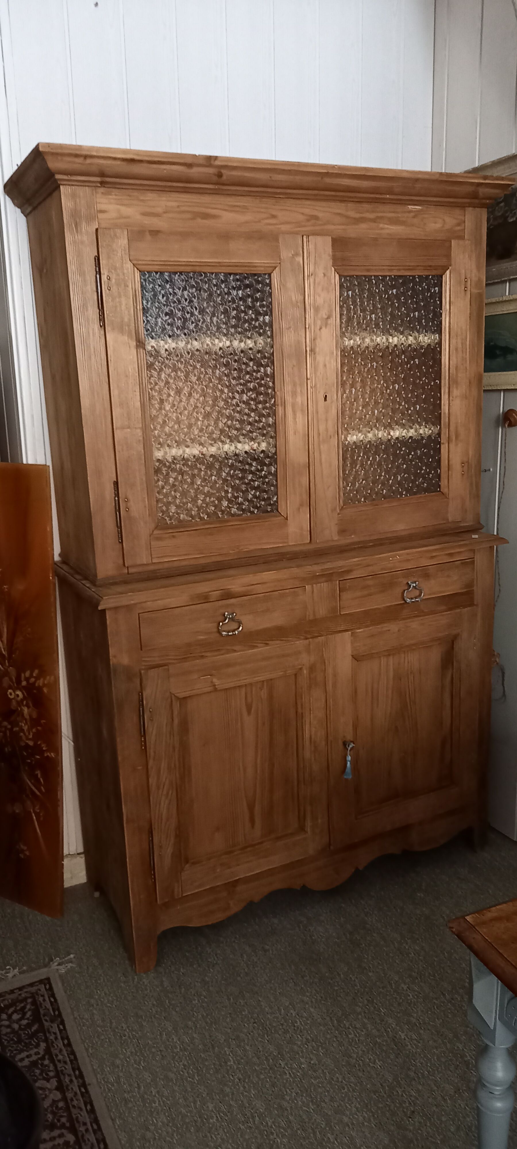 Furniture in two glazed bodies