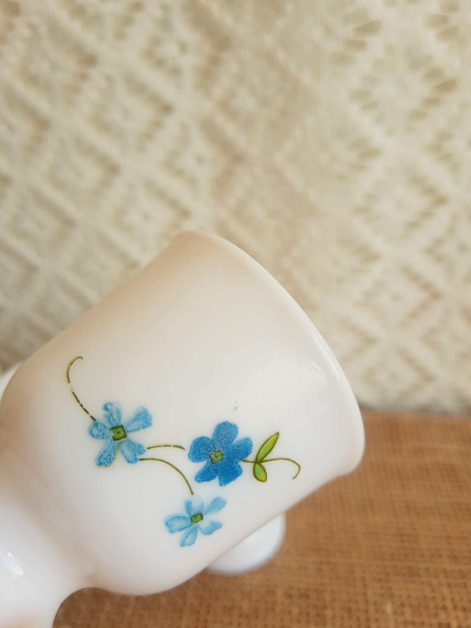 Lot de 4 coquetiers Arcopal modèle myosotis veronica vintage