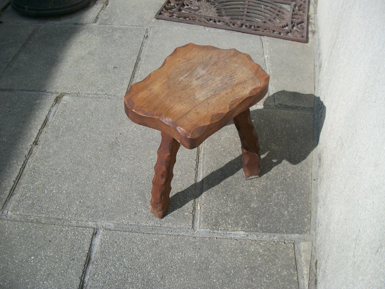 Square brutalist tabouret