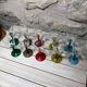 Ancien et rare ! Vendu en lot de 12 Verres à pieds torsadés colorés et gravés de fleurs et feuilles