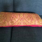 Decorative pillow case in brocade with ottoman turkish 16th century motifs