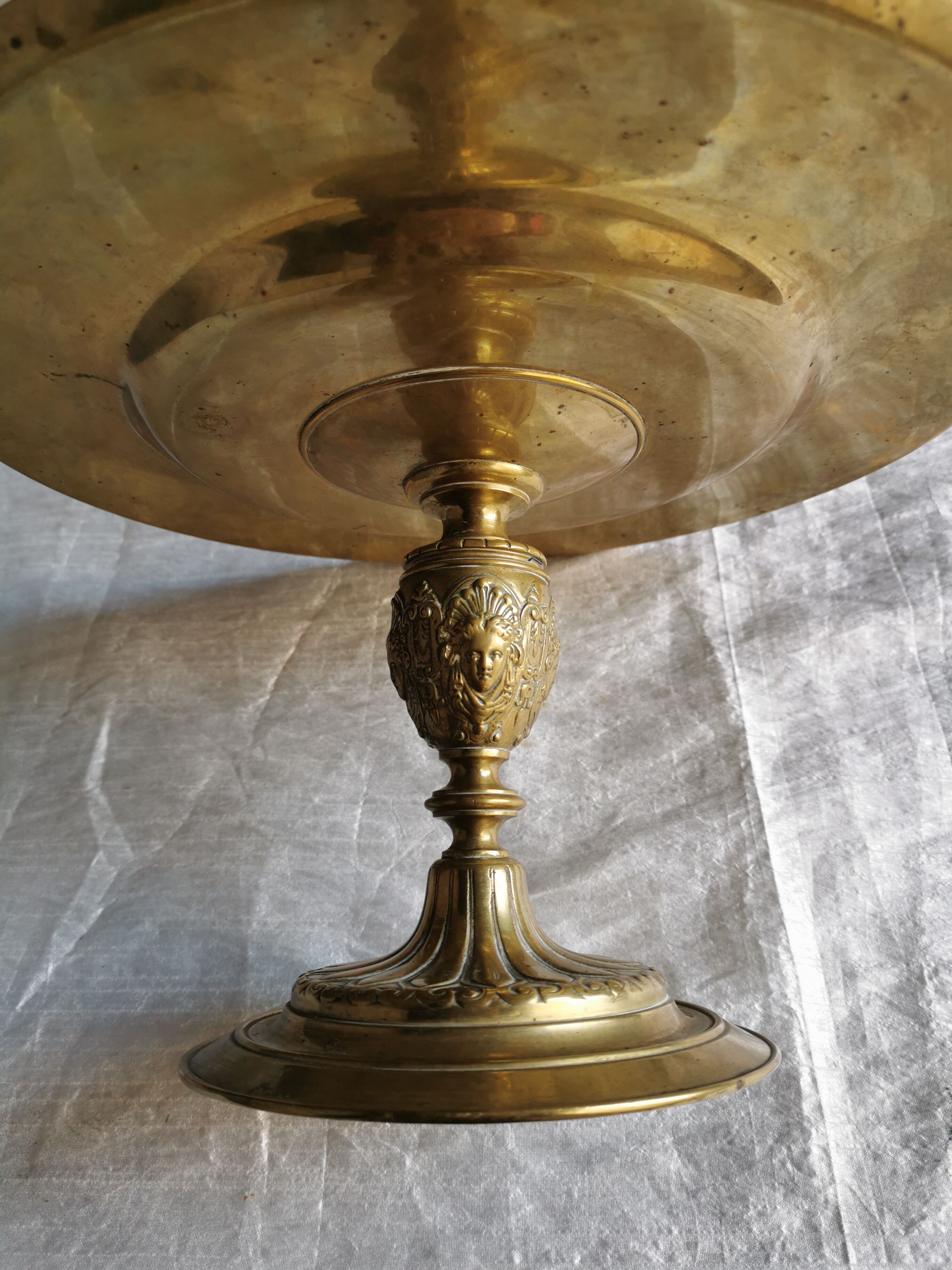 Ancient bronze cup "decor a the antique"