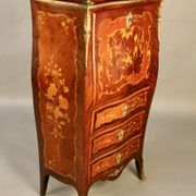 Secrétaire de dame marqueté galbé de style Louis XV
