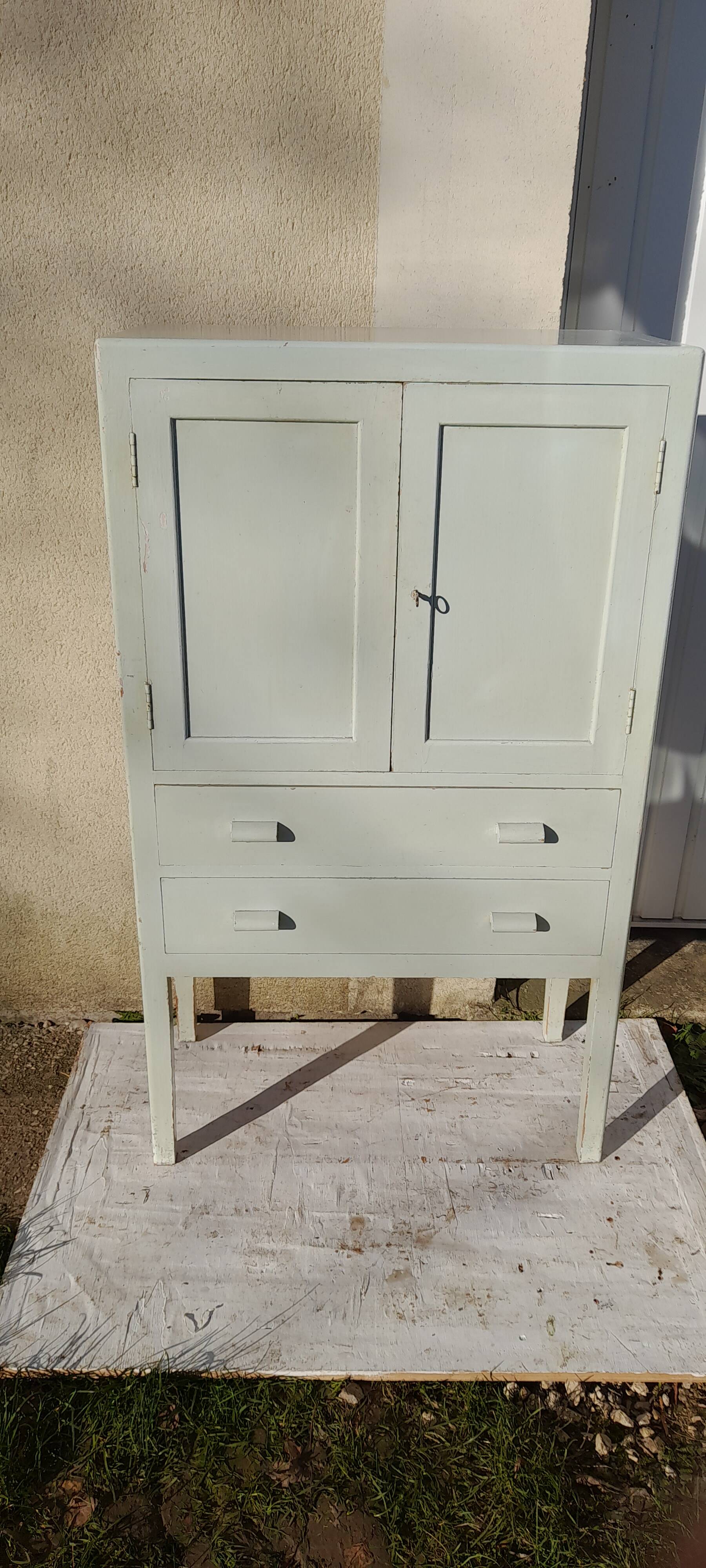 Small Parisian piece of furniture with key H120 cm