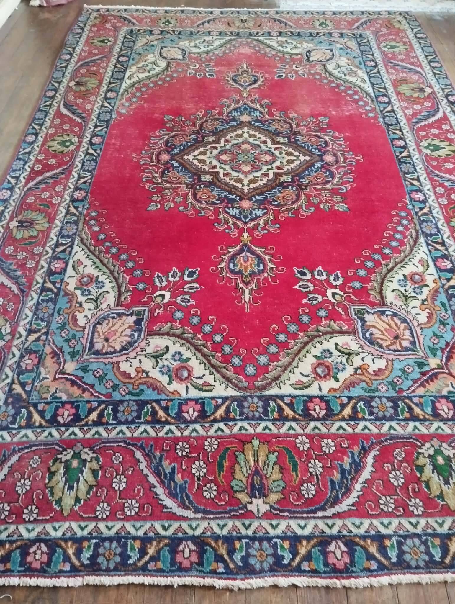 Handmade Persian Tabriz carpet 318x207cm