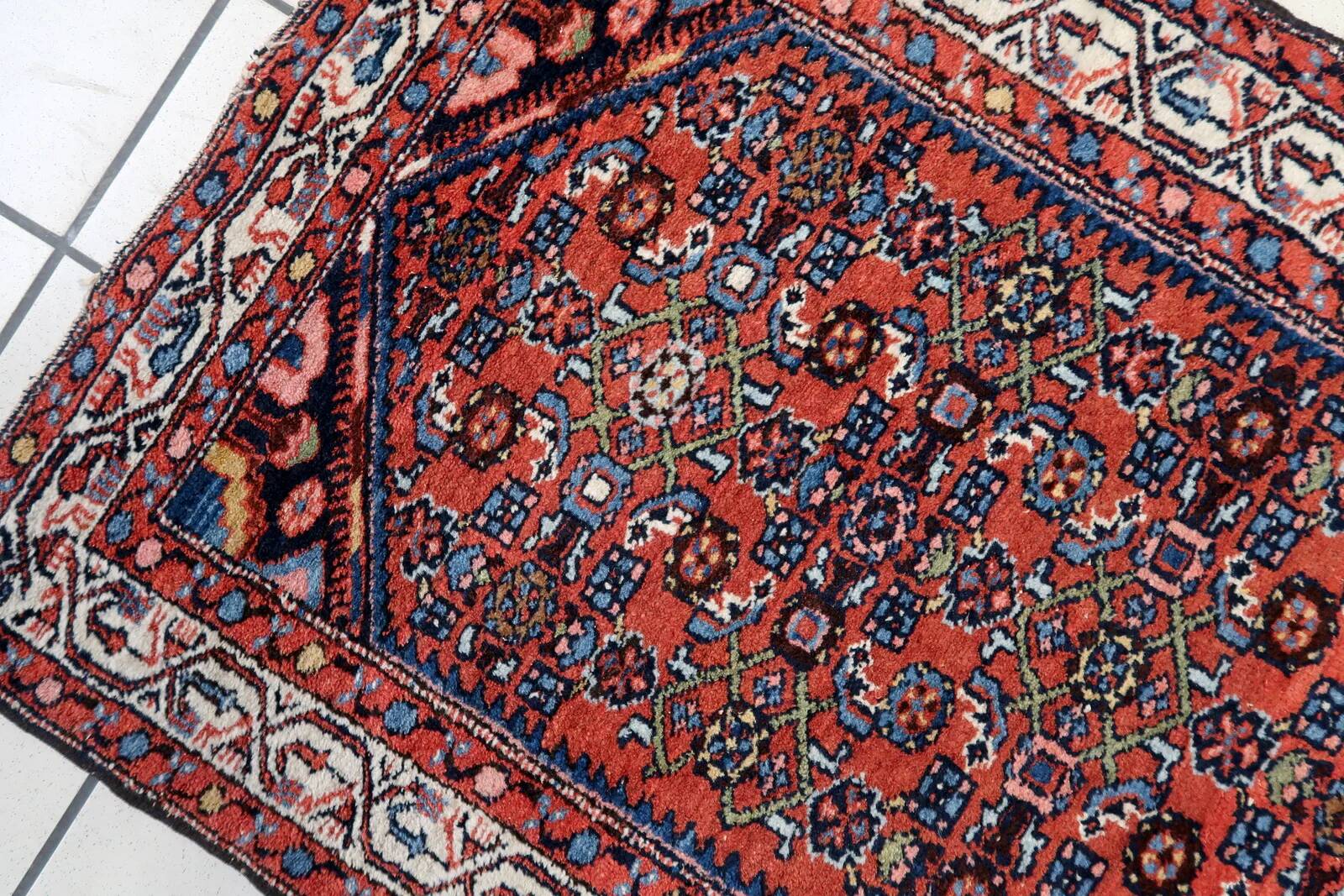 Handmade vintage Persian Hamadan rug 76cm x 126cm, 1970s