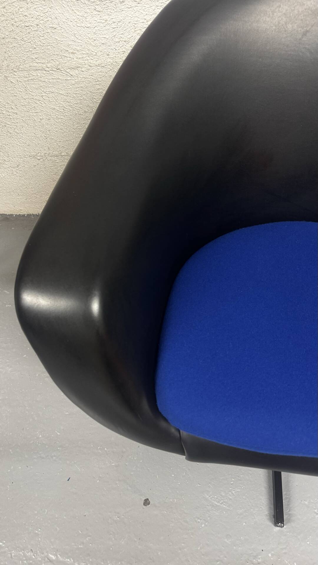 1970s swivel Orbital armchair