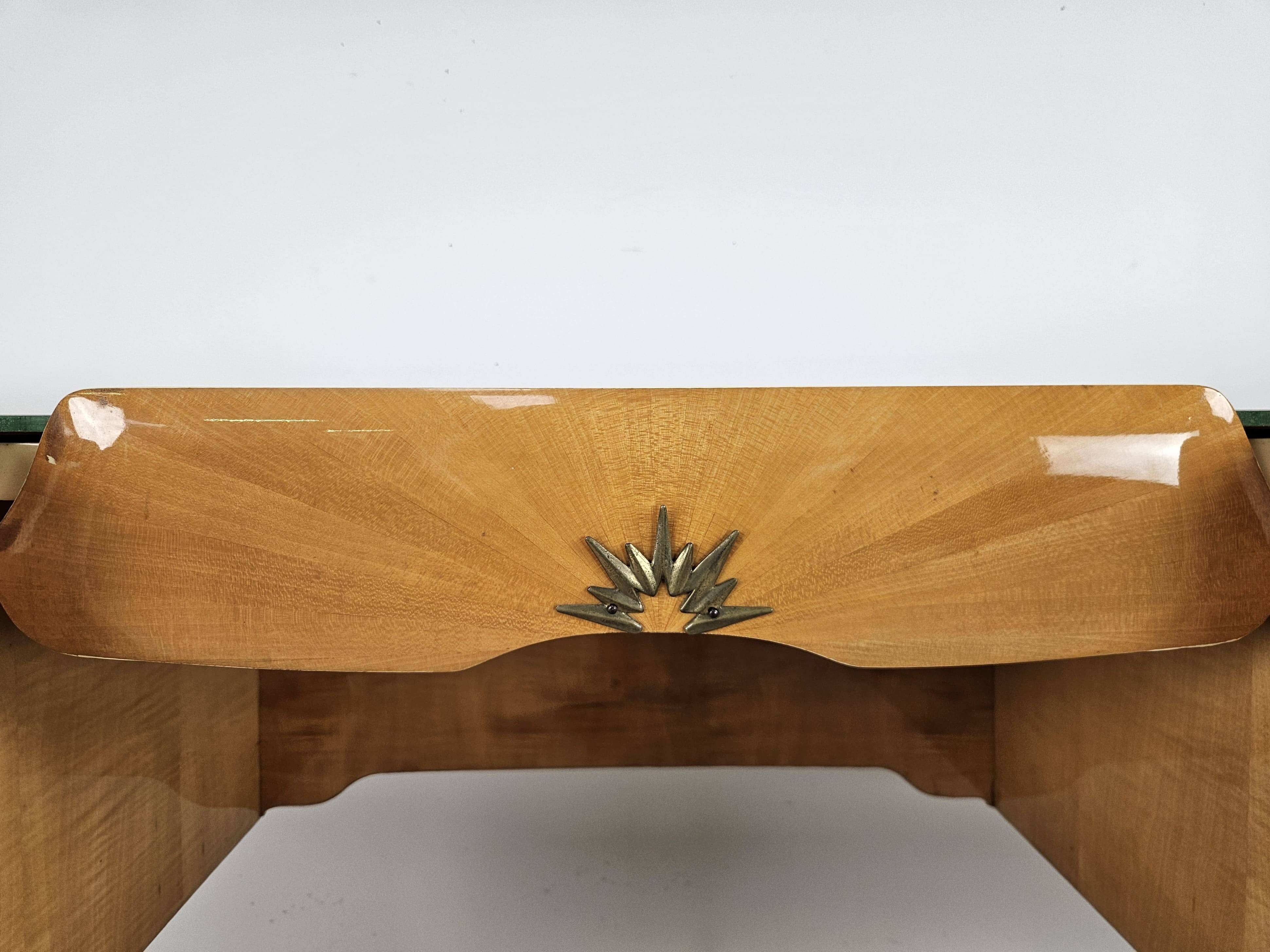 Commode en érable et verre du milieu du siècle des années 1950
