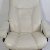 Stressless relaxation chair Consul (M) Classic in teak and ivory leather, Norway
