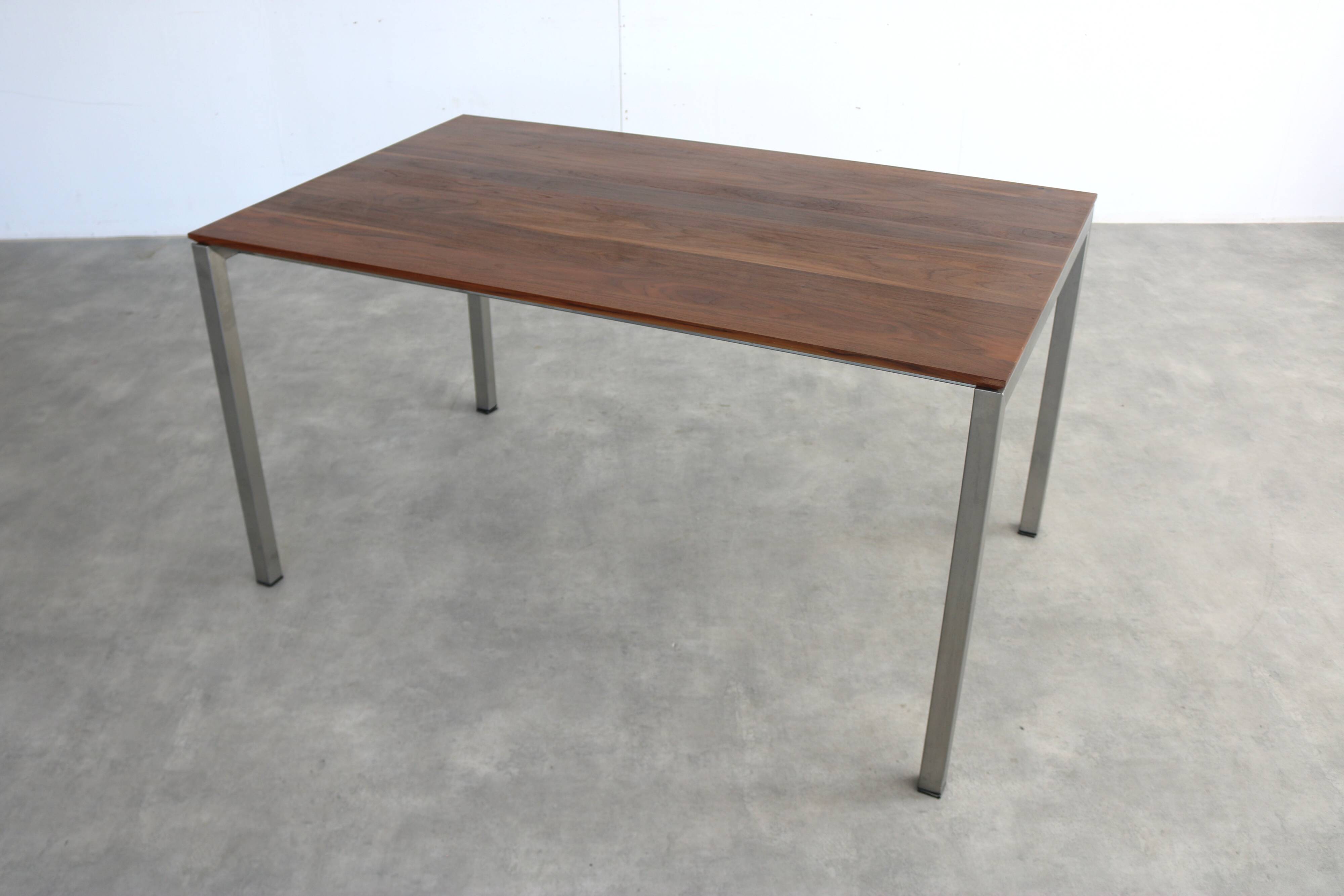 Bert Plantagie design table | dining table | walnut