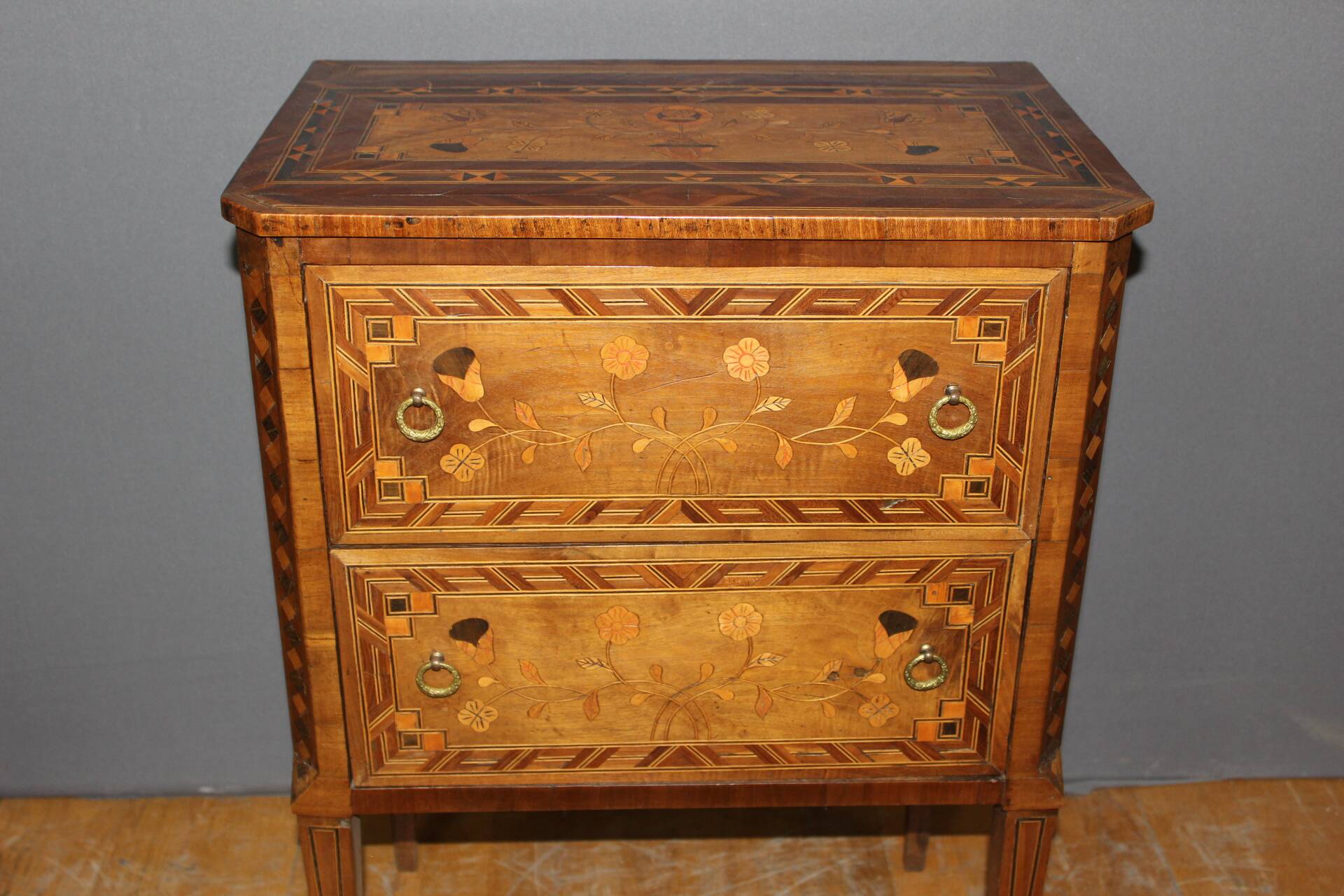 Commode italienne en Marqueterie début XIX