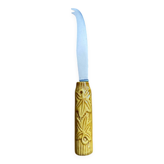 Barbotine cheese knife